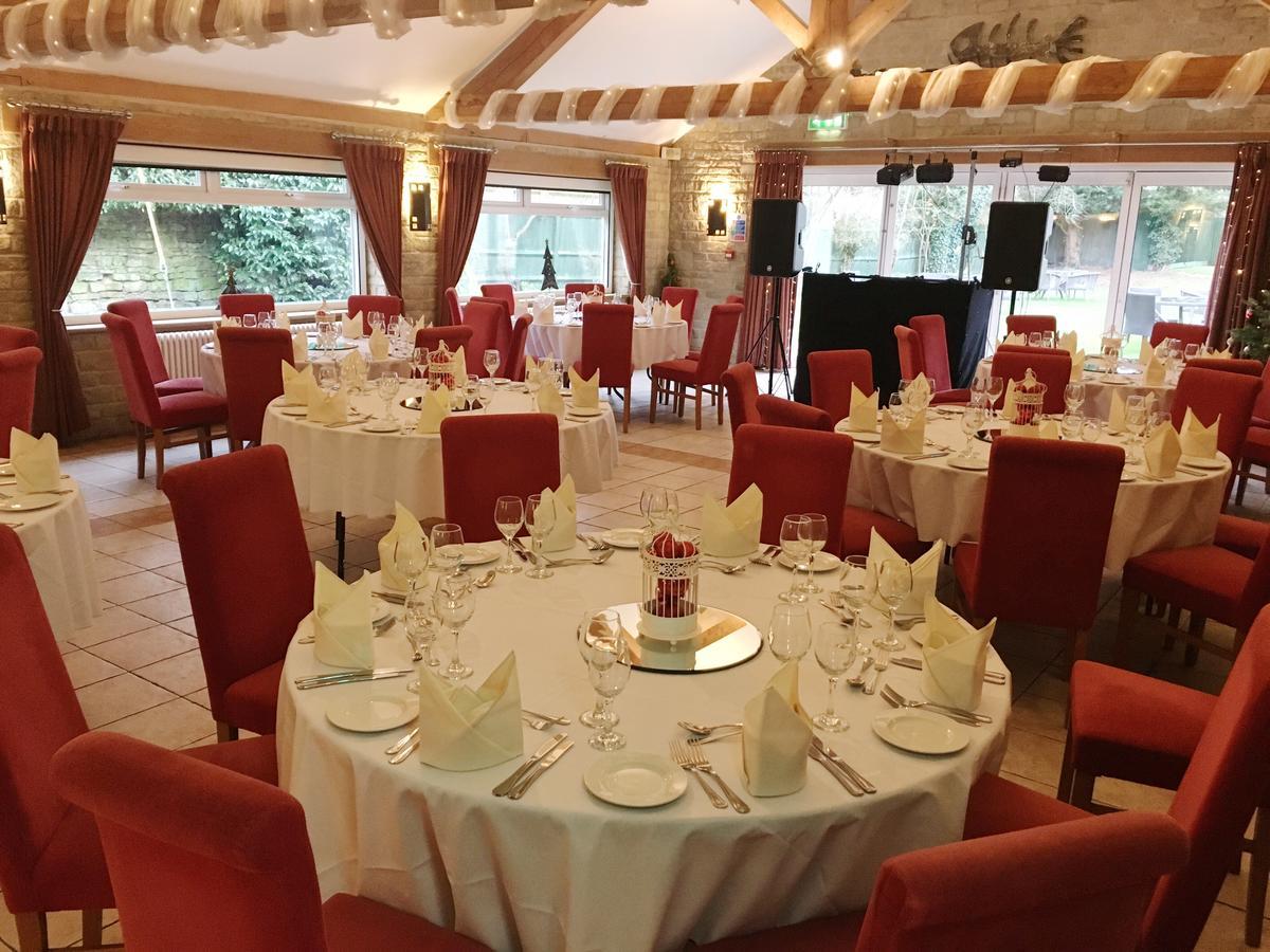 The Tally Ho Hotel - B&B Bicester Buitenkant foto