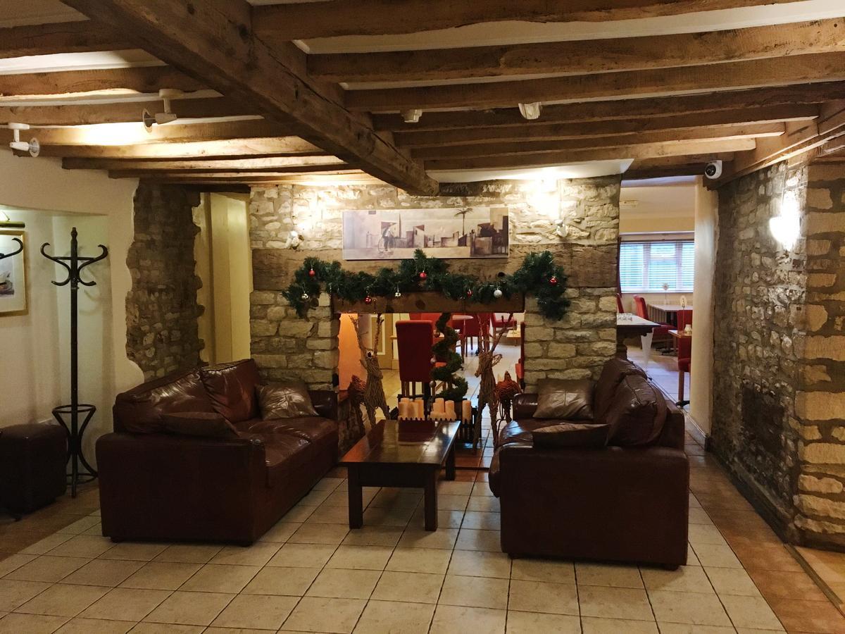 The Tally Ho Hotel - B&B Bicester Buitenkant foto