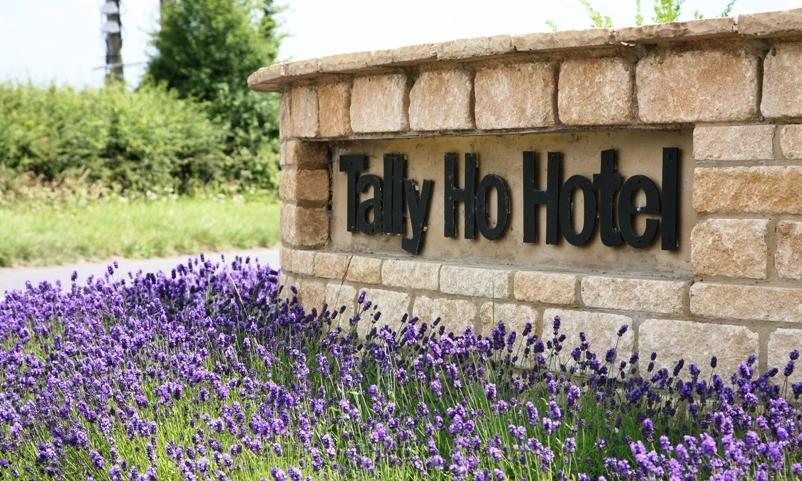 The Tally Ho Hotel - B&B Bicester Buitenkant foto