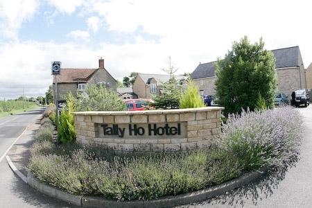 The Tally Ho Hotel - B&B Bicester Buitenkant foto