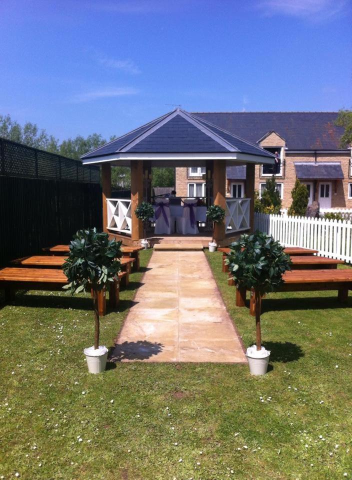 The Tally Ho Hotel - B&B Bicester Buitenkant foto