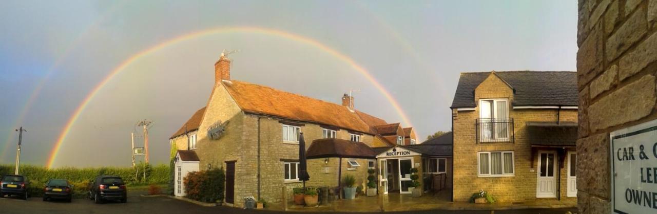 The Tally Ho Hotel - B&B Bicester Buitenkant foto