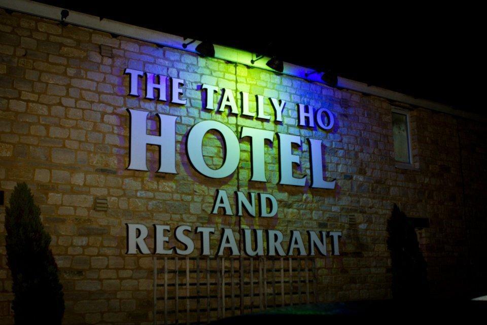 The Tally Ho Hotel - B&B Bicester Buitenkant foto